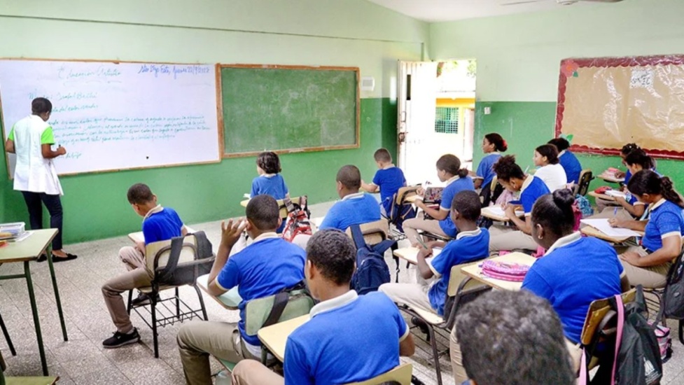 !A la clase que ya es hora! Ministerio de Educación dispone reanudación de docencia